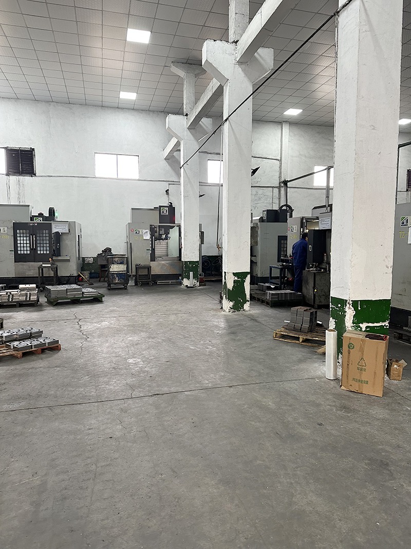 Taize CNC machining centers 04