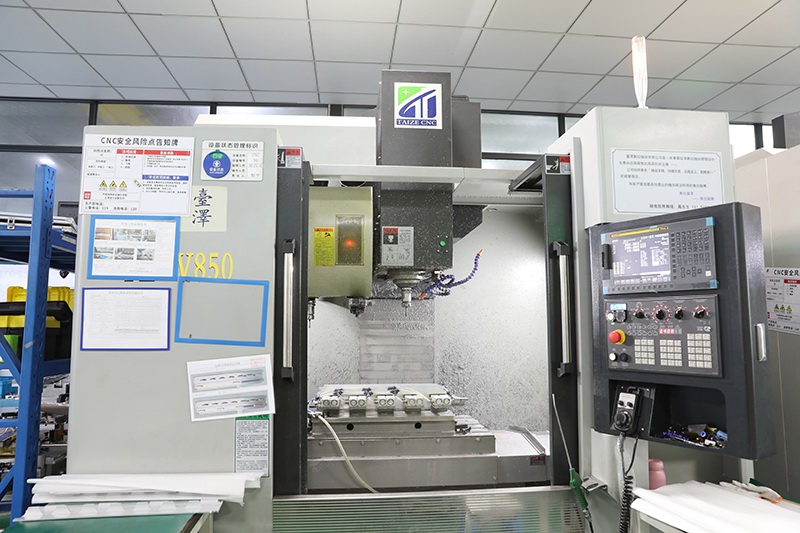 CNC three-axis linear rail vertical machining center TZ-V850