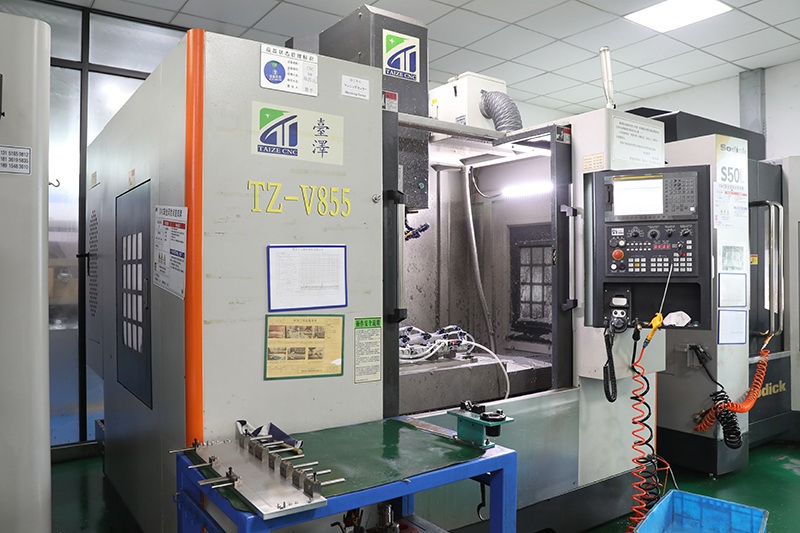 CNC three-axis linear rail vertical machining center TZ-V855
